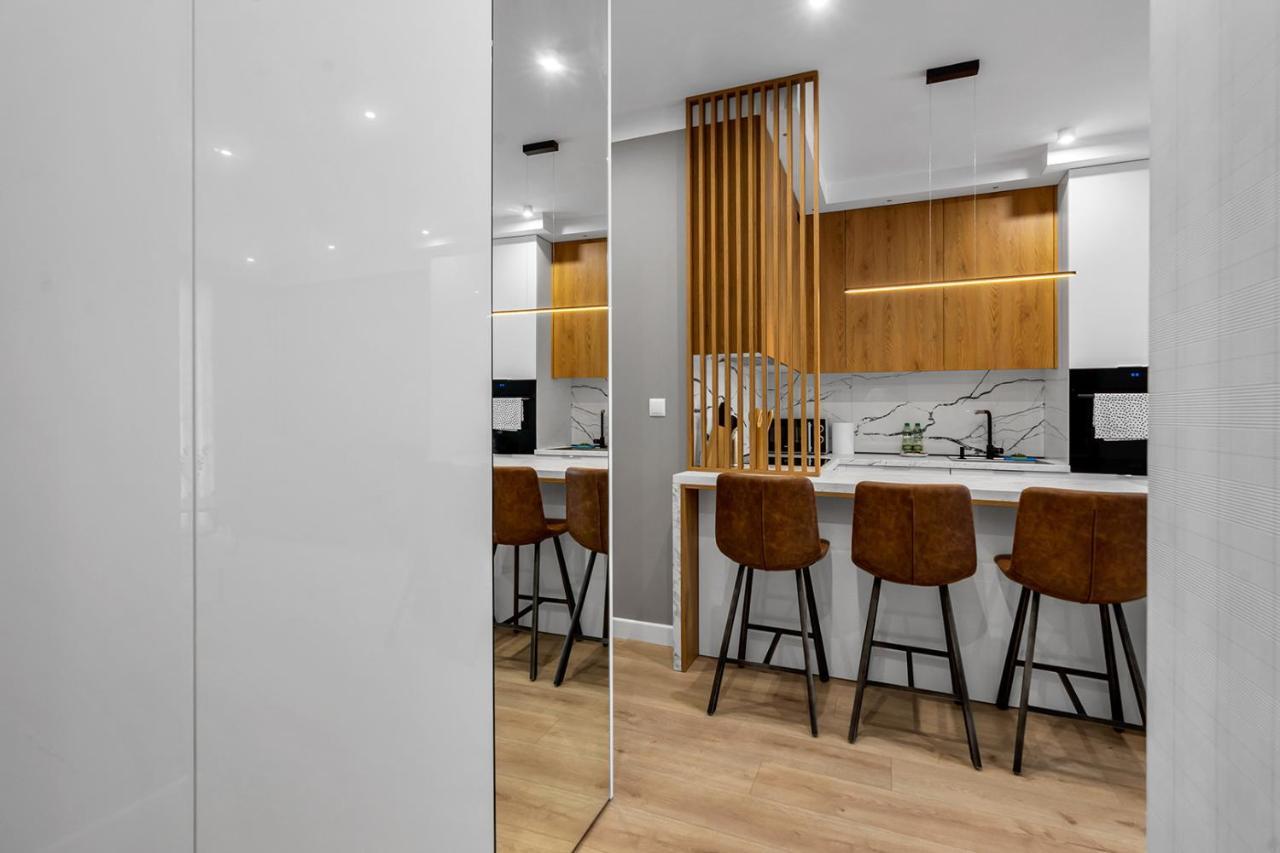 Lotnisko Chopina Modern Apartment Warszawa Eksteriør bilde