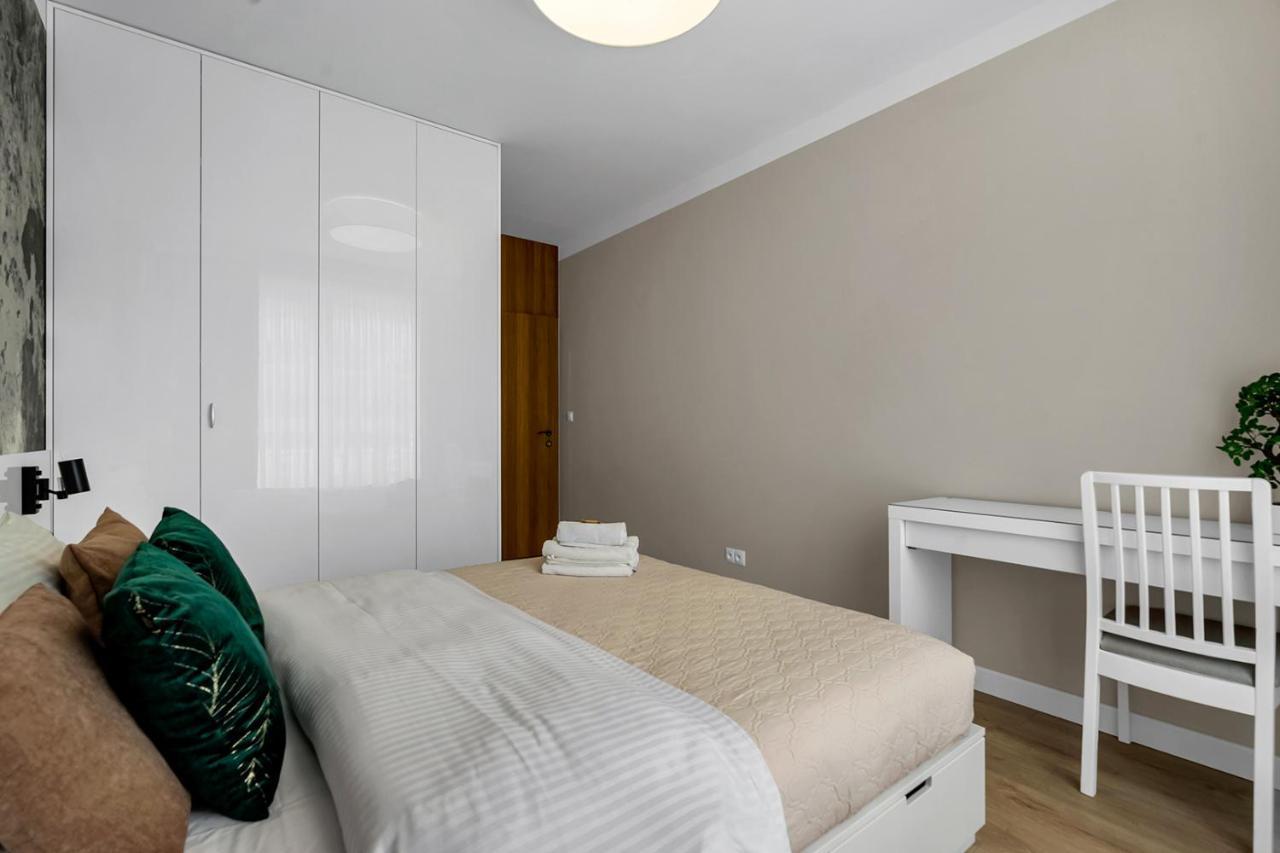 Lotnisko Chopina Modern Apartment Warszawa Eksteriør bilde